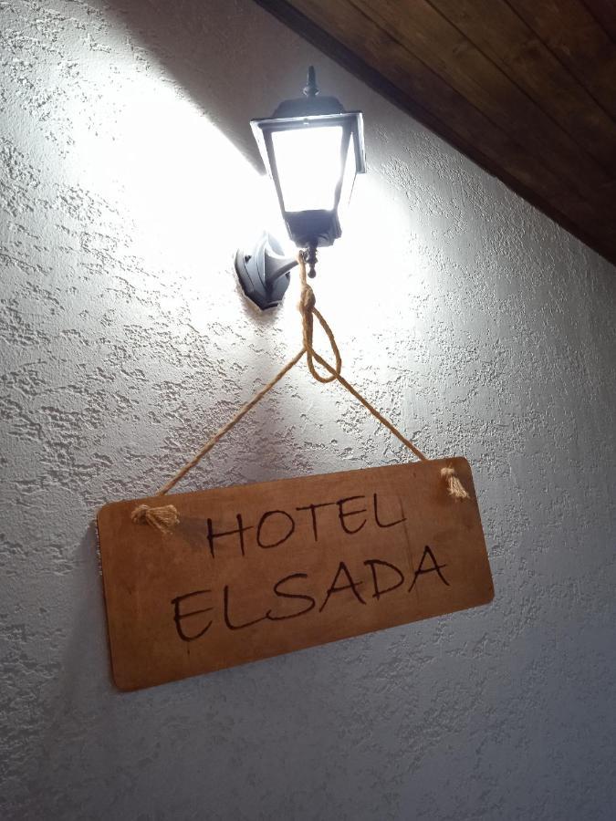 Elsada Hotel Kasbegi Buitenkant foto