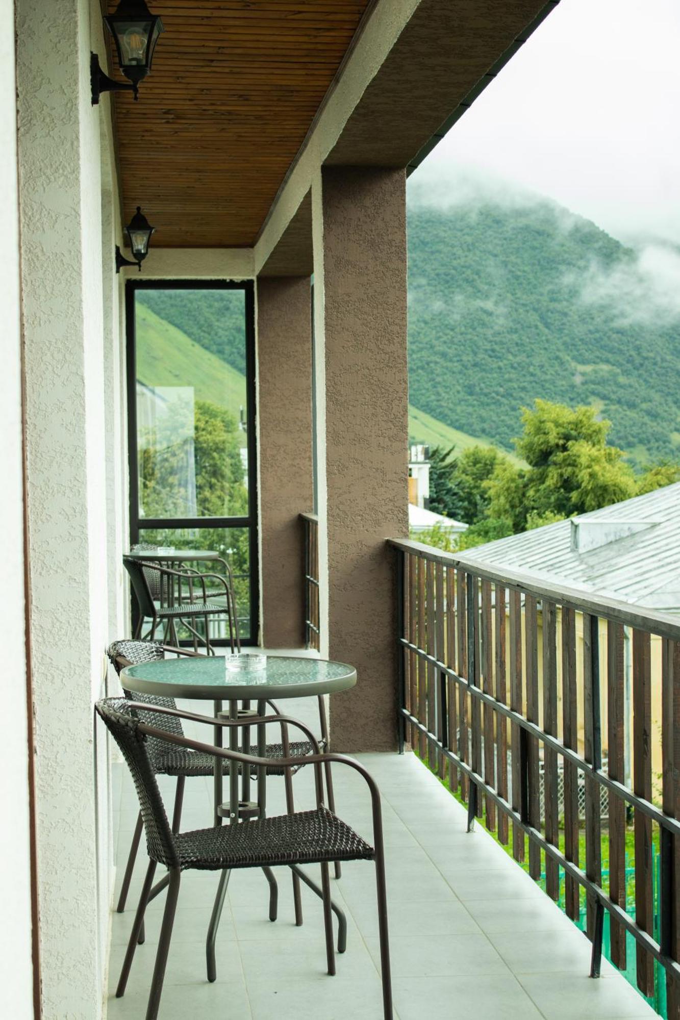 Elsada Hotel Kasbegi Buitenkant foto